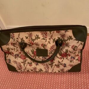 No 1 Laura Ashley Floral Duffle Weekender bag Faux Leather Handles 18.5" long U6
